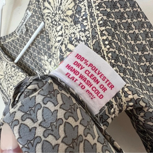 Gretchen Scott Women's Floral Embroidered V-Neck Tunic Top Blouse Size Small - Picture 12 of 12